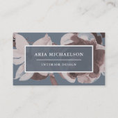 Smoky Blue en Dusty Roos Bloemen met Witte Tekst Visitekaartje (Voorkant)