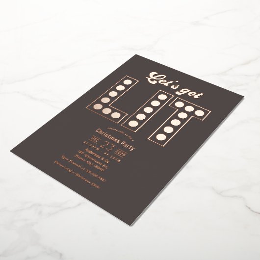 Smoky Quartz Get Lit Retro Christmas Party Folie Uitnodiging (Gedraaid)