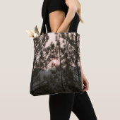 Smoky Sunrise vanaf de Carr Fire 2018... Tote Bag (Dichtbij)