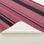 Smoky Topaz en Black Stripes Sherpa Deken (3/4)
