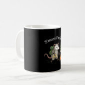 S'more dwaasheid opossum marshmallow grappig kampv koffiemok (Voorkant links)