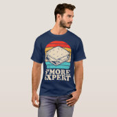 Smore Expert Retro 70s Distressed Camping T-shirt (Voorkant volledig)