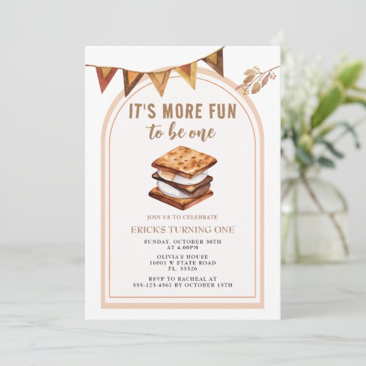 Smores Camping Arch 1e verjaardag uitnodiging (Staand voorkant)
