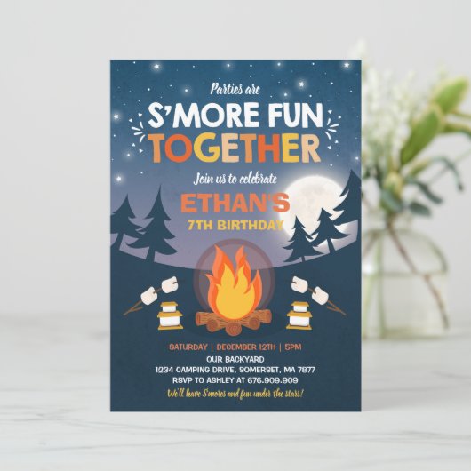 S'mores Verjaardag Uitnodiging S'mores Bonfire Par (Staand voorkant)
