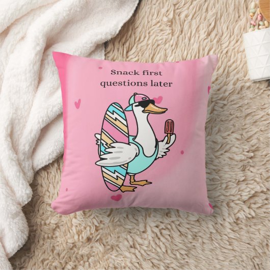 Snack First, Questions Later Pillow | Cool Duck wi Kussen (Deken)