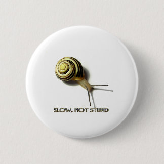SNAIL MET CAPTIE VAN JUNGLEWALK.COM RONDE BUTTON 5,7 CM