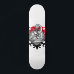 Snake Red Black Persoonlijk Skateboard<br><div class="desc">Een vet in je gezicht,  slang en griffine in rood en zwart. Rijke kleuren op een witte achtergrond. De slang omringt een steenhart en het griffine is de achtergrond.</div>