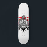 Snake Red Black Persoonlijk Skateboard<br><div class="desc">Een vet in je gezicht,  slang en griffine in rood en zwart. Rijke kleuren op een witte achtergrond. De slang omringt een steenhart en het griffine is de achtergrond.</div>