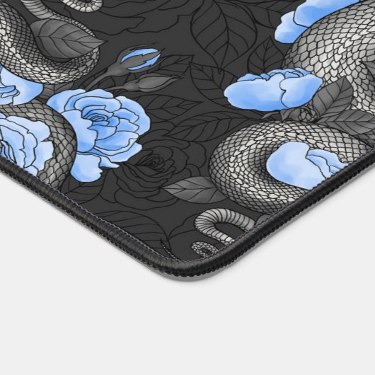 Snakes and blue roses bureaumat (Hoek)