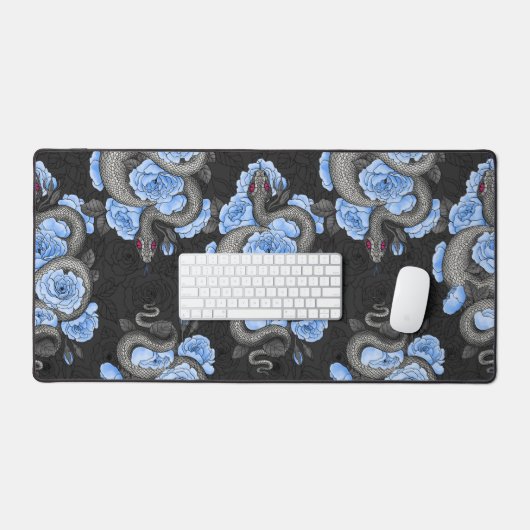 Snakes and blue roses bureaumat (Keyboard & Muis)