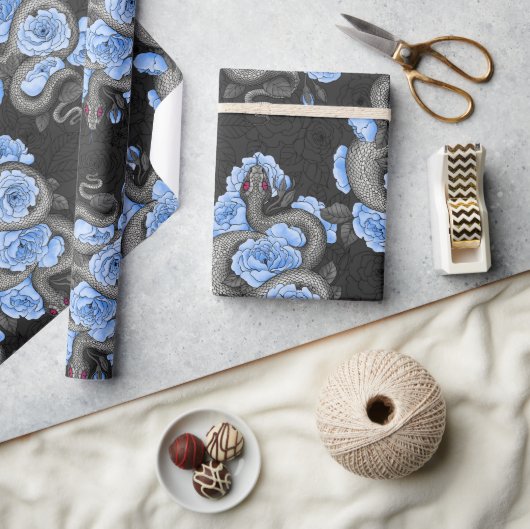 Snakes and blue roses cadeaupapier (Crafts)