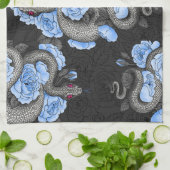 Snakes and blue roses theedoek (Gevouwen)