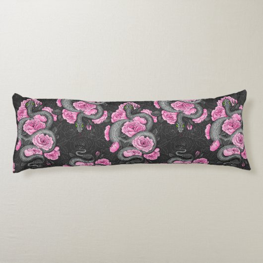 Snakes and pink roses lichaamskussen (Achterkant)