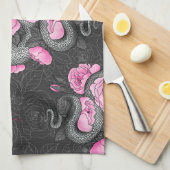 Snakes and pink roses theedoek (Quarter Fold)