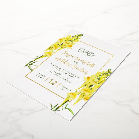 Snapdragon gele bloemen en gouden zomer bruiloft folie uitnodiging (Gedraaid)