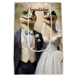 Snapping Up Love: een krokodillenhuwelijk Medium Cadeauzakje