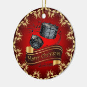 Snare Drums ~ Musical Scroll ~ Merry Kerstmis ~ Keramisch Ornament (Links)
