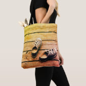 SNEAKERS OP EEN PIER TOTE BAG (Dichtbij)