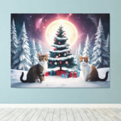 Sneeuw bedekt kerstboom met katten canvas afdruk (Insitu (Houten vloer))