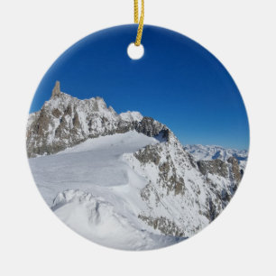 Sneeuw bedekte berg kerstboom ornament