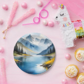 Sneeuw bedekte bergen en een meer papieren bordje (Feest)