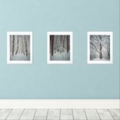 Sneeuw bedekte bomen in het mistige winterbos muurkunst sets (Houten vloer)
