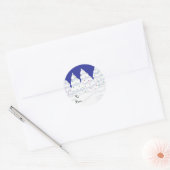 Sneeuw bedekte bomen ronde sticker (Envelop)