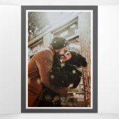 Sneeuw Bedekte Pijnbomen Rustiek Hout Bos Wedding Drieluik Uitnodiging (Binnenkant midden)