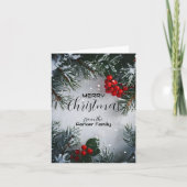 Sneeuw bedekte pijnboom, hulstbessen, geen foto feestdagen kaart (Voorkant)