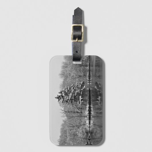 Sneeuw boven het winterwonderland, zwart en wit bagagelabel (Voorkant (verticaal))