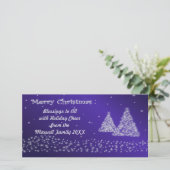 Sneeuw en kerstbomen Blauwe fotokaart Feestdagenkaart (Staand voorkant)