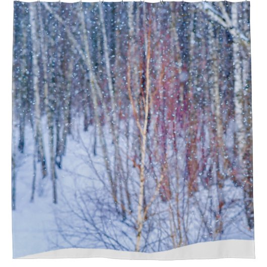 Sneeuw in het bos douchegordijn (Voorkant)