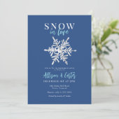 Sneeuw in Love Snowflake Verloving Invitation Kaart (Staand voorkant)