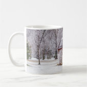 sneeuw op de rode muur koffiemok (Links)