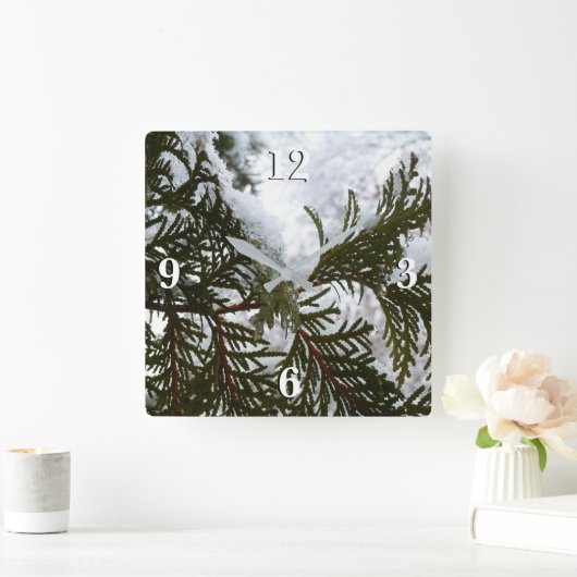 Sneeuw op Evergreen Branches Vierkante Klok (Huis)