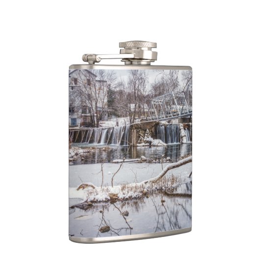 sneeuw op Finley-dam Heupfles (Rechts)