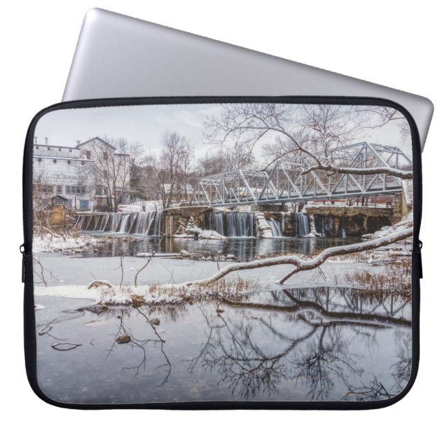 sneeuw op Finley-dam Laptop Sleeve (Voorkant)