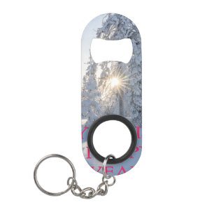 SNEEUW,TREES,DE ZON, KLAAR VOOR CHRISTMAS MINI FLESSENOPENER