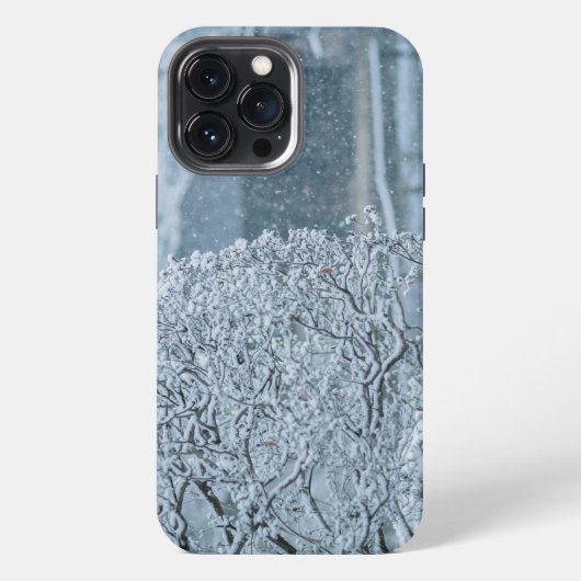 Sneeuw valt in bomen iPhone hoesje (Achterkant)