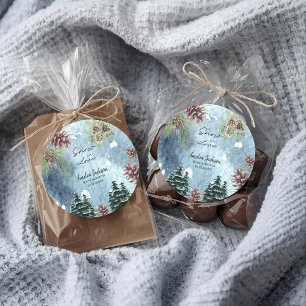 Sneeuw verliefd besneeuwde dennen winter bruidsfee ronde sticker