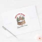 Sneeuw Wereldbol en Gingerbread House Kerstvakanti Ronde Sticker (Envelop)