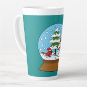 Sneeuw Wereldbol met kardinaal sneeuwman en dennen Latte Mok (Linkerhoek)