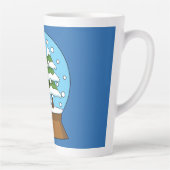 Sneeuw Wereldbol met sneeuwman en dennenboom Latte Mok (Rechts)