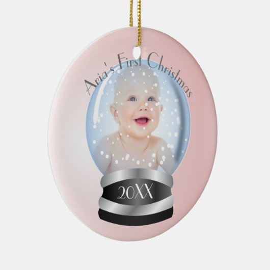 Sneeuw Wereldbol Roze meisje Eerste Kerstfoto Keramisch Ornament (Rechts)