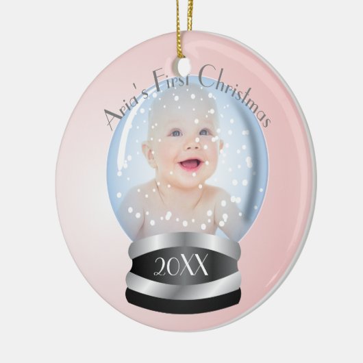 Sneeuw Wereldbol Roze meisje Eerste Kerstfoto Keramisch Ornament (Links)