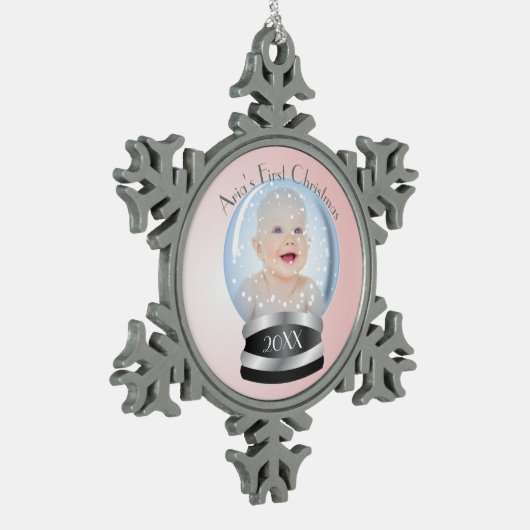 Sneeuw Wereldbol Roze meisje Eerste Kerstfoto Tin Sneeuwvlok Ornament (Links)