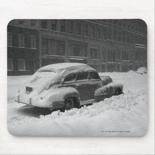 Sneeuwauto op straat B&W Muismat