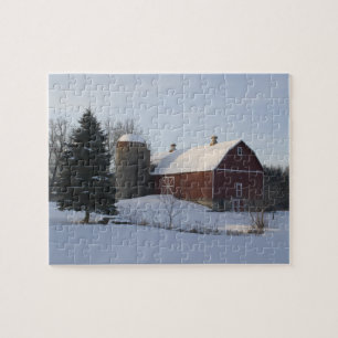 Sneeuwbedekking rode schuur in de winter legpuzzel