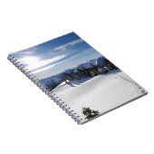 Sneeuwbedekking van bergen en Evergreens Notitieboek (Rechterzijde)