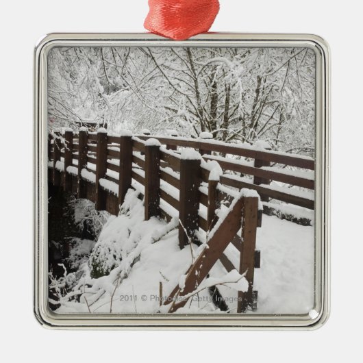 Sneeuwbedekking Woodenbrug Metalen Ornament (Voorkant)